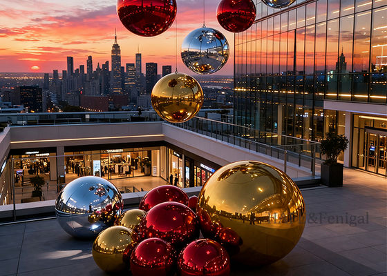 Opblaasbare PVC spiegelbollen worden gebruikt voor buitendecoratie bij evenementen en bijeenkomsten.
